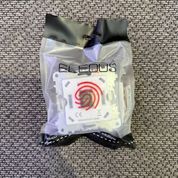 Механизм компьютерной розетки черный Elequs EQ-M-SOCO-2